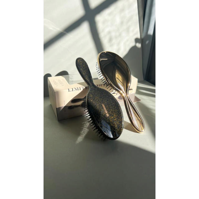 Wonder&Gloss Brush - Gold