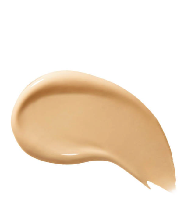Shiseido Synchro Skin Radiant Foundation 250 Sand, 30 ml.